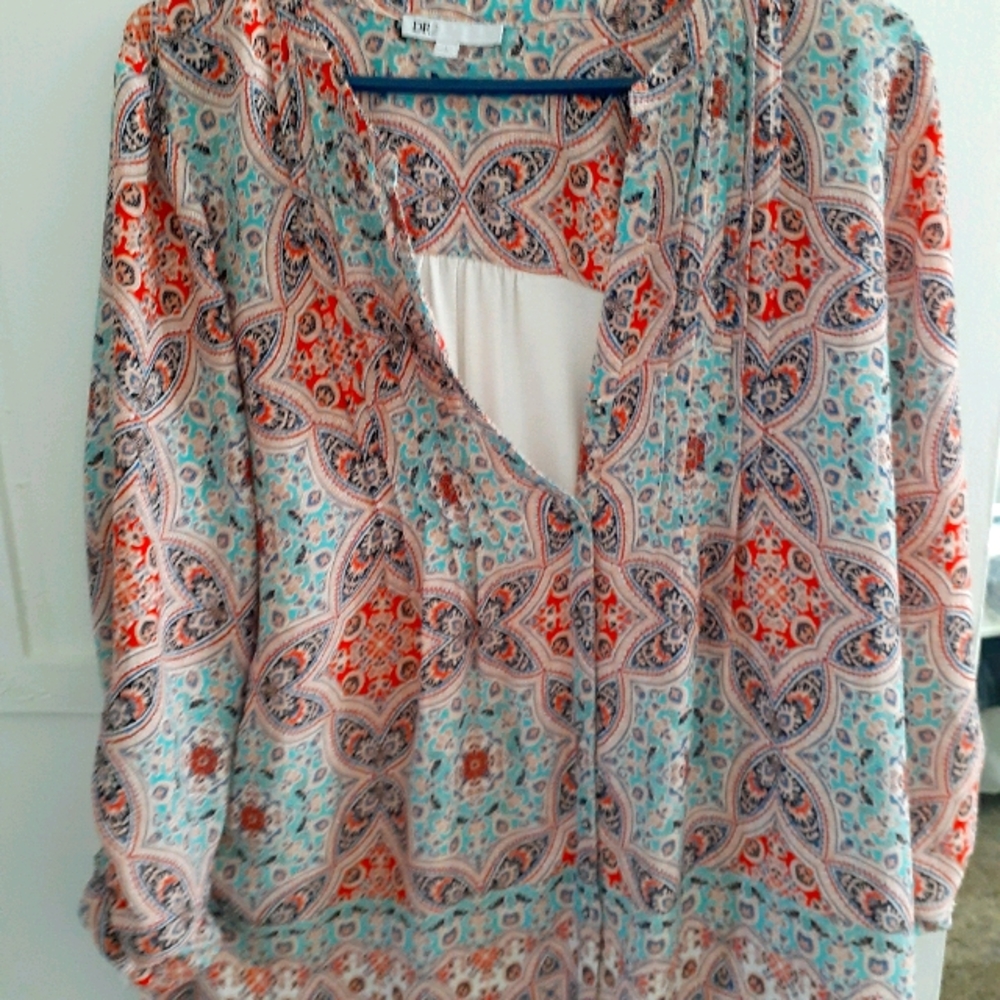Such cheery colors button down top